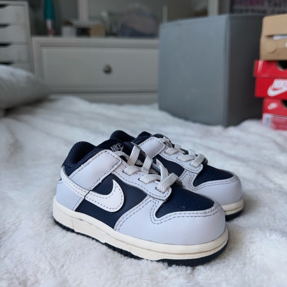 New 5c Nike dunks - Picture 3 of 5